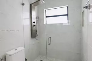 9069 NW 193rd St, Hialeah, FL 33018 - Photo 17