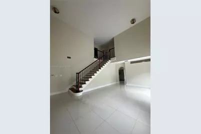 9069 NW 193rd St, Hialeah, FL 33018 - Photo 9