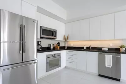 92 SW 3rd St #3512, Miami, FL 33130 - Photo 3