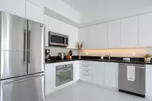 92 SW 3rd St, Miami, FL 33130 - Photo 3