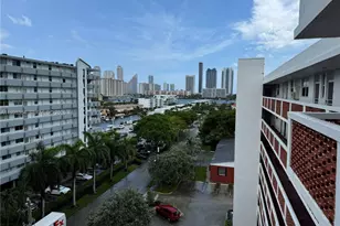 3660 NE 166th St, North Miami Beach, FL 33160 - Photo 23