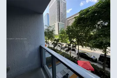 31 SE 6th St #305, Miami, FL 33131 - Photo 3