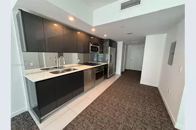 31 SE 6th St #305, Miami, FL 33131 - Photo 7