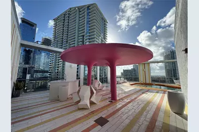 31 SE 6th St #305, Miami, FL 33131 - Photo 47