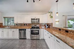 526 Danville Terrace, Davie, FL 33325 - Photo 11