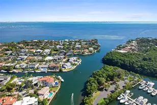 10 Edgewater Dr, Coral Gables, FL 33133 - Photo 29