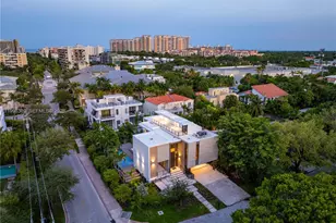 571 Glenridge Rd, Key Biscayne, FL 33149 - Photo 1