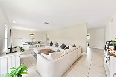 19911 SW 84th Ave, Cutler Bay, FL 33189 - Photo 9