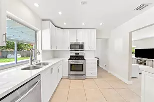 19911 SW 84th Ave, Cutler Bay, FL 33189 - Photo 13
