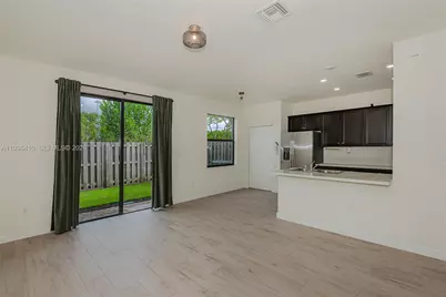 8903 NW 184th Ter, Miami Lakes, FL 33018 - Photo 13