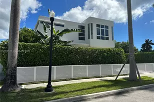 949 Tyler St, Hollywood, FL 33019 - Photo 1