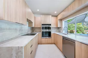 1003 NE 118th St, Biscayne Park, FL 33161 - Photo 11