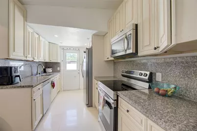 3811 SW 47 Ave, West Park, FL 33023 - Photo 15
