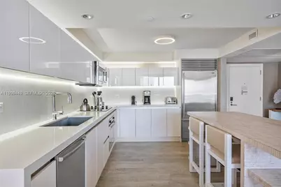 102 24th St #1520, Miami Beach, FL 33139 - Photo 9