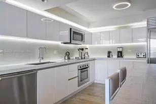 102 24th St, Miami Beach, FL 33139 - Photo 11