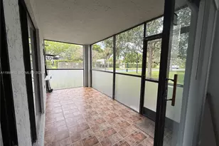 155 Lakeview Dr, Weston, FL 33326 - Photo 7