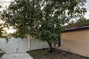 1139 Freshwater Lakes Dr, West Palm Beach, FL 33401 - Photo 11
