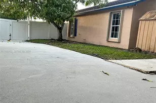 1139 Freshwater Lakes Dr, West Palm Beach, FL 33401 - Photo 3