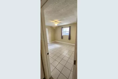 880 E 26th St, Hialeah, FL 33013 - Photo 27