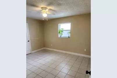 880 E 26th St, Hialeah, FL 33013 - Photo 11