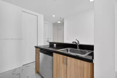 2200 NE 4th Ave #1003, Miami, FL 33137 - Photo 13