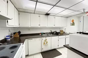 290 174th St, Sunny Isles Beach, FL 33160 - Photo 23
