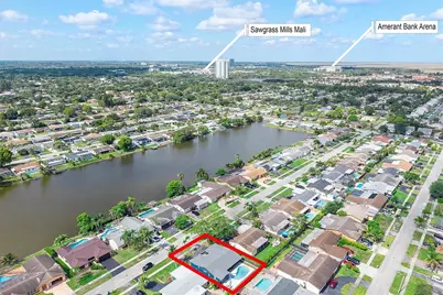11841 NW 30th Pl, Sunrise, FL 33323 - Photo 3