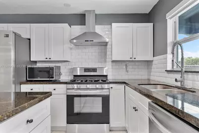 11841 NW 30th Pl, Sunrise, FL 33323 - Photo 5