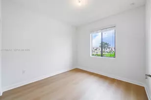 640 NE 207th St, Miami, FL 33179 - Photo 25