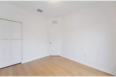 640 NE 207th St, Miami, FL 33179 - Photo 33