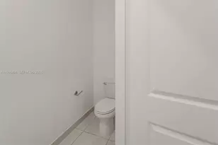 640 NE 207th St, Miami, FL 33179 - Photo 7