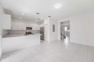 640 NE 207th St, Miami, FL 33179 - Photo 11