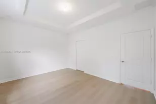 640 NE 207th St, Miami, FL 33179 - Photo 17