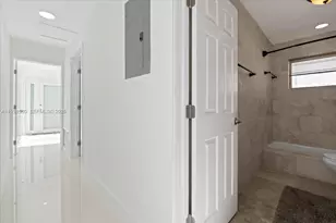 1910 NW 36th St, Oakland Park, FL 33309 - Photo 35