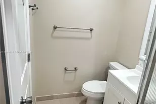 990 E 2nd St, Hialeah, FL 33010 - Photo 9