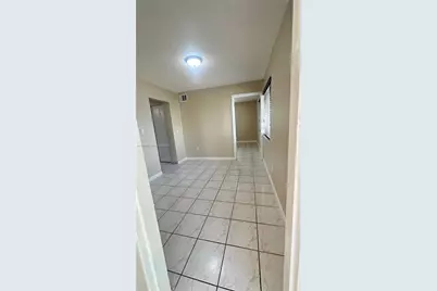 990 E 2nd St #B, Hialeah, FL 33010 - Photo 7