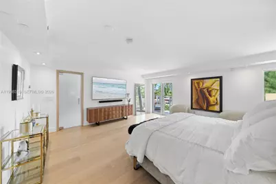 215 Palm Ave, Miami Beach, FL 33139 - Photo 23