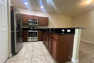 3211 SE 7th St, Homestead, FL 33033 - Photo 3