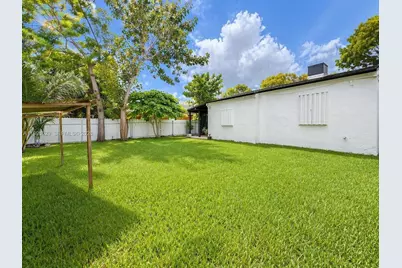 736 NW 41st St, Miami, FL 33127 - Photo 11