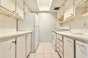 455 Golden Isles Dr, Hallandale Beach, FL 33009 - Photo 7