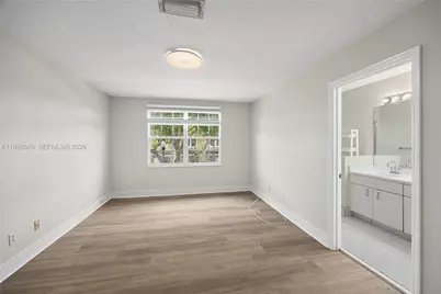 365 SW 122nd Ave, Pembroke Pines, FL 33025 - Photo 5