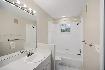 365 SW 122nd Ave, Pembroke Pines, FL 33025 - Photo 11