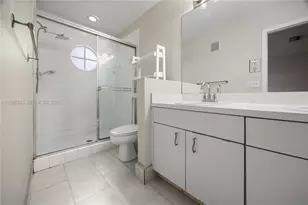 365 SW 122nd Ave, Pembroke Pines, FL 33025 - Photo 7