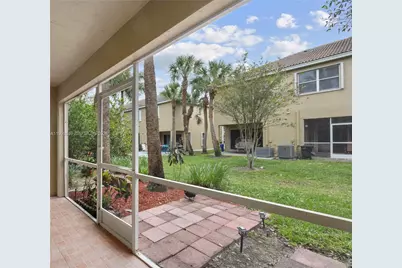 365 SW 122nd Ave, Pembroke Pines, FL 33025 - Photo 13