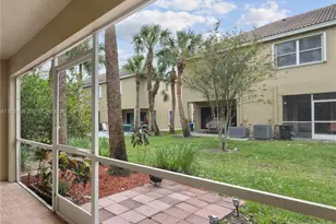 365 SW 122nd Ave, Pembroke Pines, FL 33025 - Photo 13