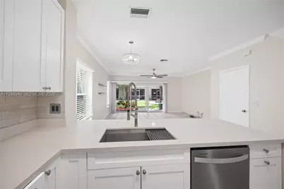 365 SW 122nd Ave, Pembroke Pines, FL 33025 - Photo 3