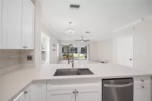 365 SW 122nd Ave, Pembroke Pines, FL 33025 - Photo 3