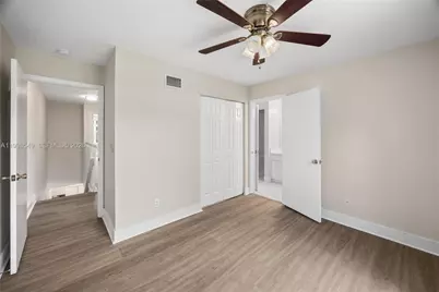 365 SW 122nd Ave, Pembroke Pines, FL 33025 - Photo 9