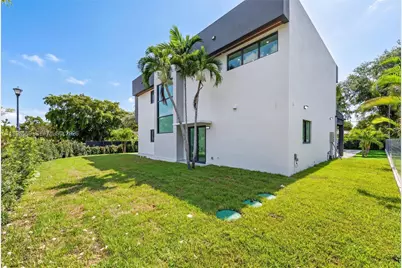 9833 N Miami Ave, Miami Shores, FL 33150 - Photo 5