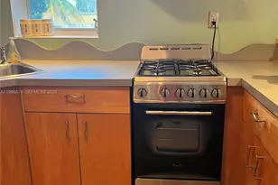 240 Collins Ave, Miami Beach, FL 33139 - Photo 9